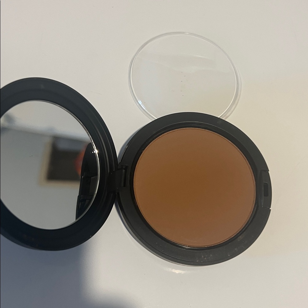 MAC Studio Fix Powder Plus Foundation NW50 - Picture 5 of 6